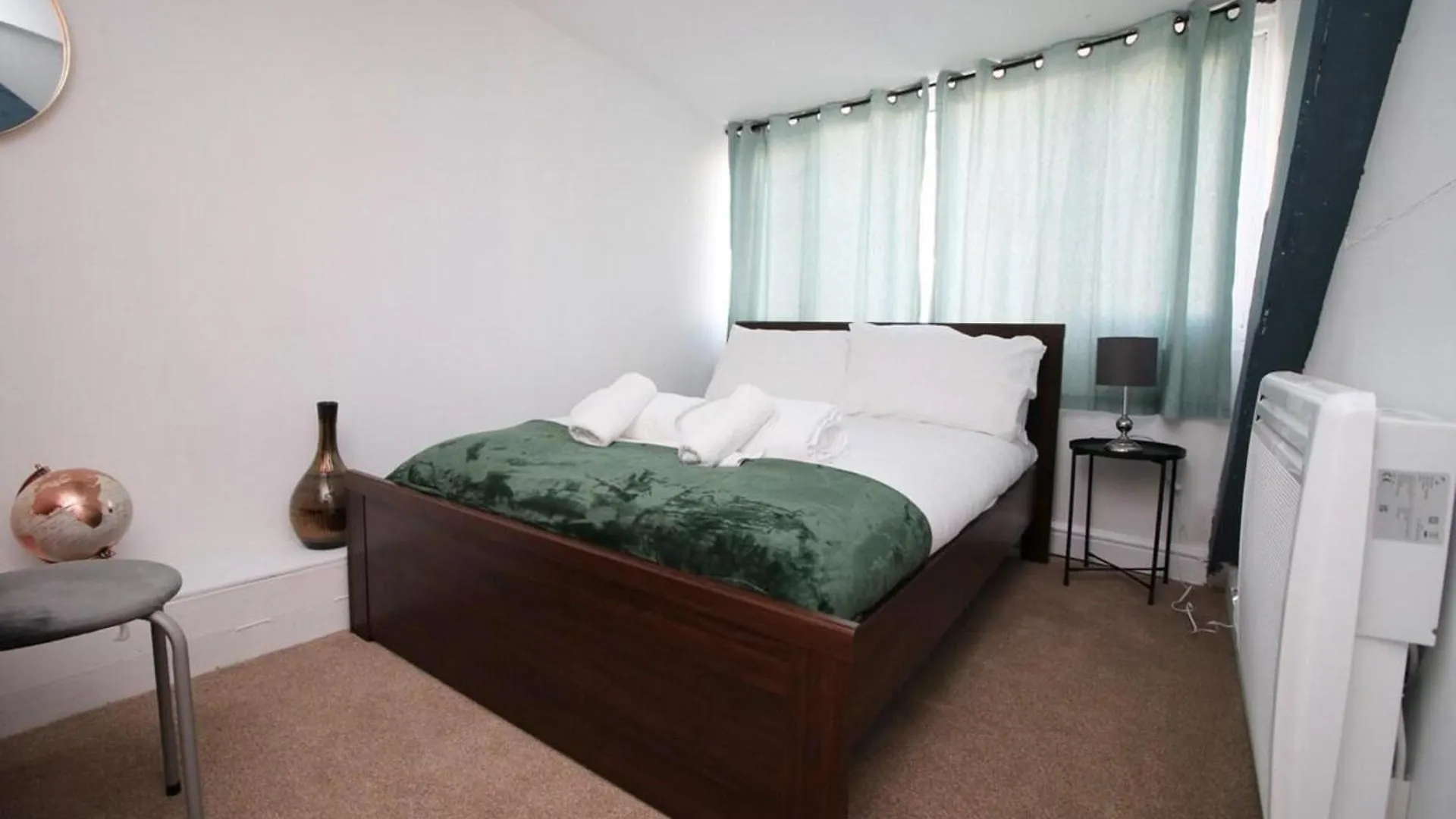 Apartment Comfortable 5-Bedroom Home Free Parking Swansea United Kingdom