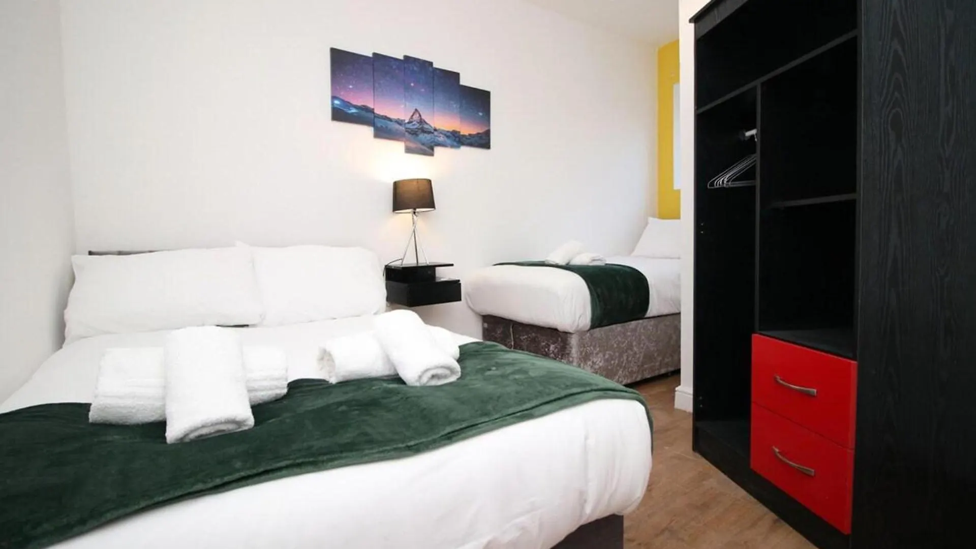 Apartmán Comfortable 5-Bedroom Home Free Parking Swansea Velká Británie